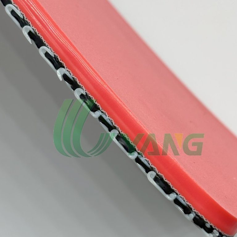 Red rubber conveyor belt for wood