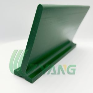 Conveyor belt Cleat