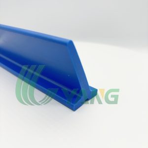Conveyor belt Cleat