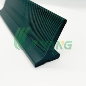 Conveyor belt Cleat