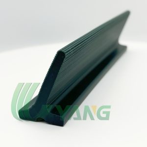 Conveyor belt Cleat